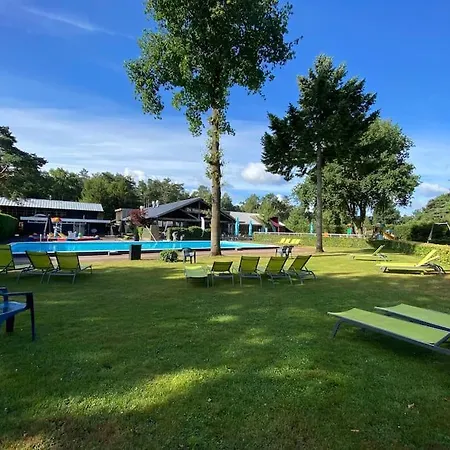 Knus Op Kindvriendelijk Park Met Zwembad * オッテルロ