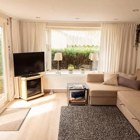 Knus Op Kindvriendelijk Park Met Zwembad Otterlo