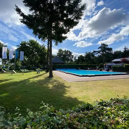 Knus Op Kindvriendelijk Park Met Zwembad Otterlo