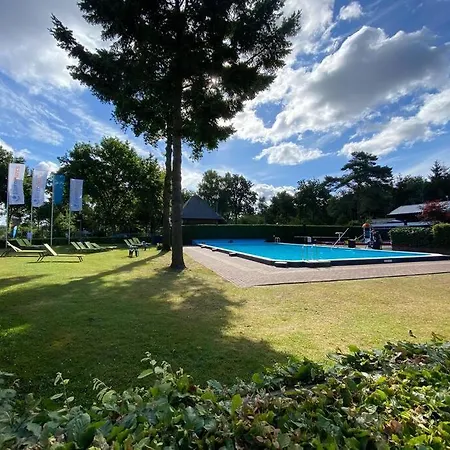 Knus Op Kindvriendelijk Park Met Zwembad Otterlo
