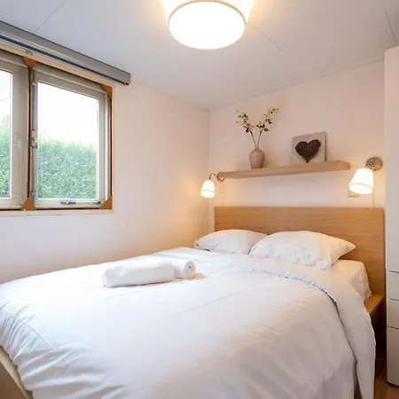 Knus Op Kindvriendelijk Park Met Zwembad * オッテルロ