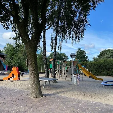 בית נופש Knus Op Kindvriendelijk Park Met Zwembad *