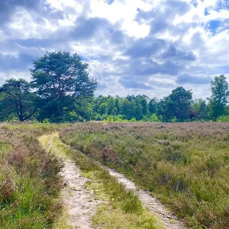 Knus Op Kindvriendelijk Park Met Zwembad בית נופש