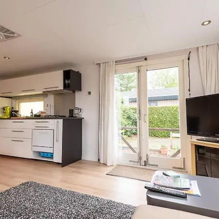 Knus Op Kindvriendelijk Park Met Zwembad *