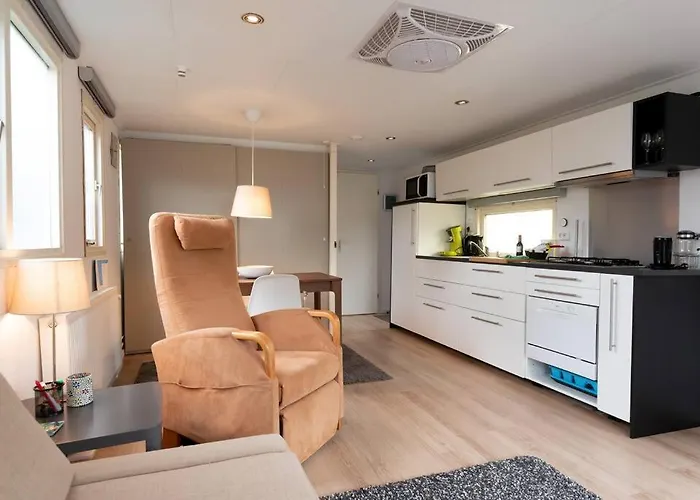 Knus Op Kindvriendelijk Park Met Zwembad Vakantiehuis